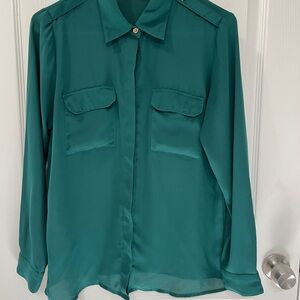 Elegant Green Women's small button-up long sleeve Top